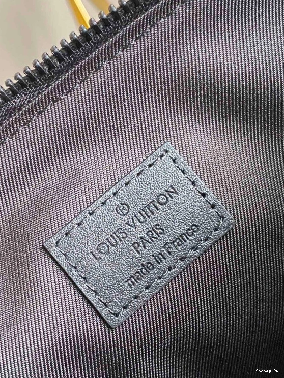 VUITTON LOUIS IPAD POUCH 0823